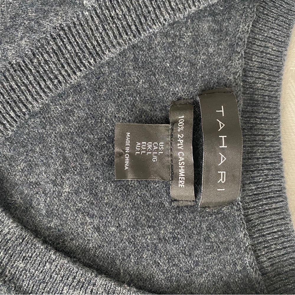 Tahari v neck 2 ply cashmere sweater - Picture 8 of 10